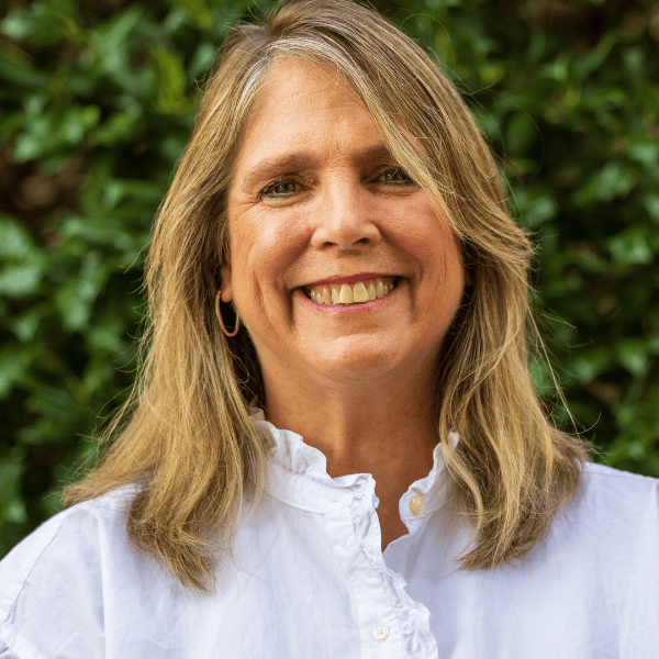 Kim Akers